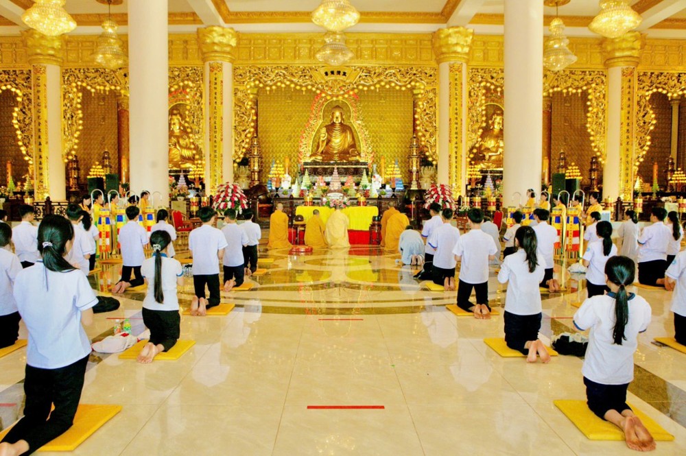 Đồng Nai: Chùa Phật Quốc Vạn Thành trang nghiêm tổ chức Khóa tu Bát Quan Trai cho hơn 650 thanh thiếu niên