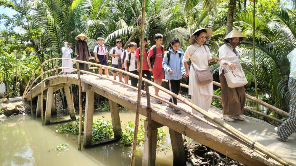 Vĩnh Long: Nhiều hoạt động Phật sự - từ thiện thiết thực chào mừng Đại lễ Phật đản PL.2570