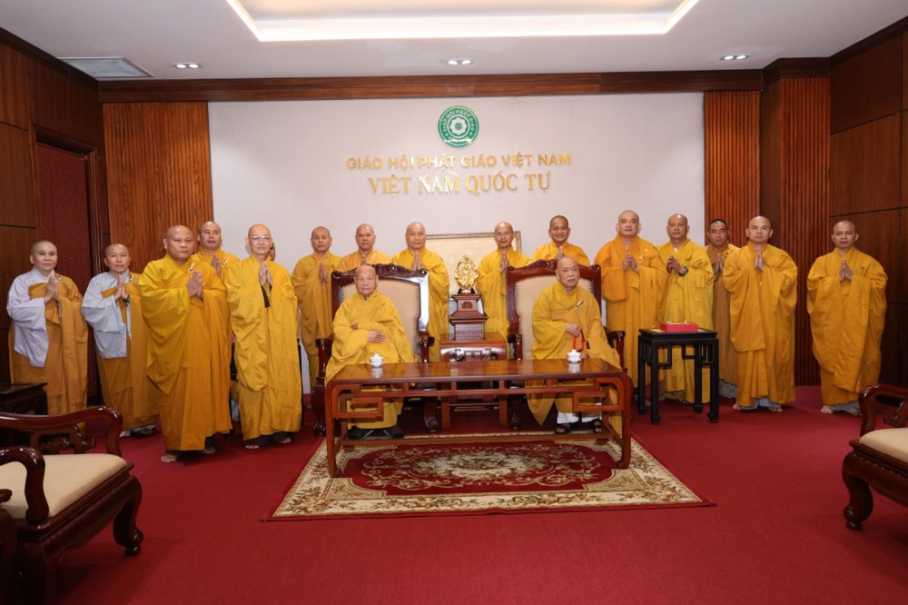 Tây Ninh: Ban Thường trực Ban Trị sự đảnh lễ Đức Pháp chủ, Chư Tôn đức lãnh đạo HĐTS sau Đại hội đại biểu Phật giáo tỉnh Tây Ninh lần thứ I, nhiệm kỳ 2026 - 2031