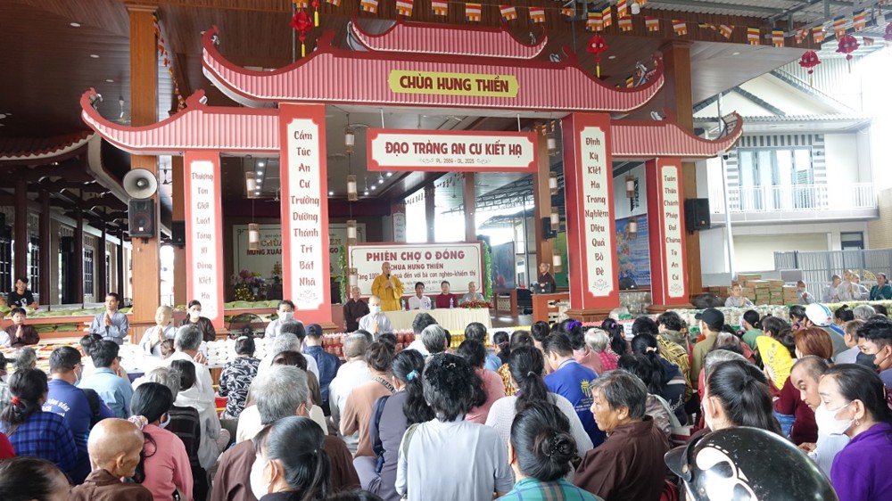 Đồng Tháp: “Phiên chợ 0 đồng” hướng về Đại lễ Phật đản PL.2570 tại chùa Hưng Thiền 