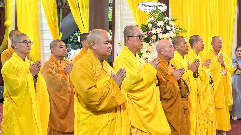 Đà Nẵng: Ban Trị sự GHPGVN tỉnh Quảng Ngãi viếng tang Hòa thượng Thích Phước Minh