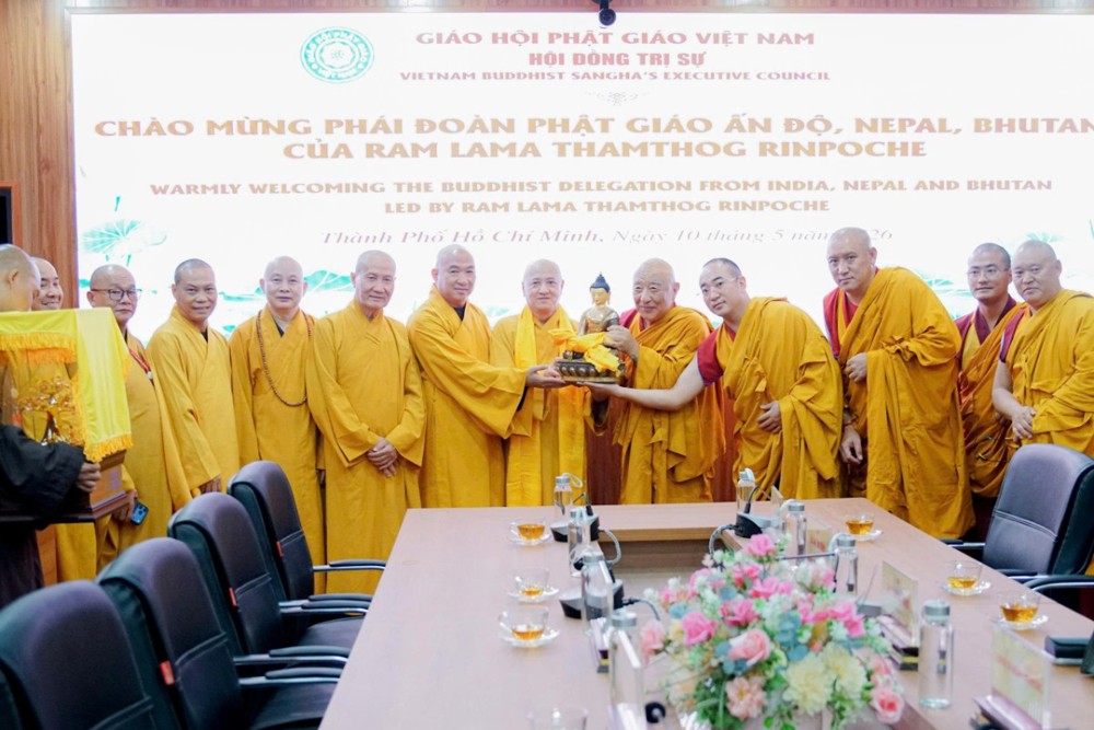 Trung ương Giáo hội đón tiếp phái đoàn Phật giáo Nepal, Ấn Độ và Bhutan đến thăm, làm việc tại Văn phòng 2 Trung ương