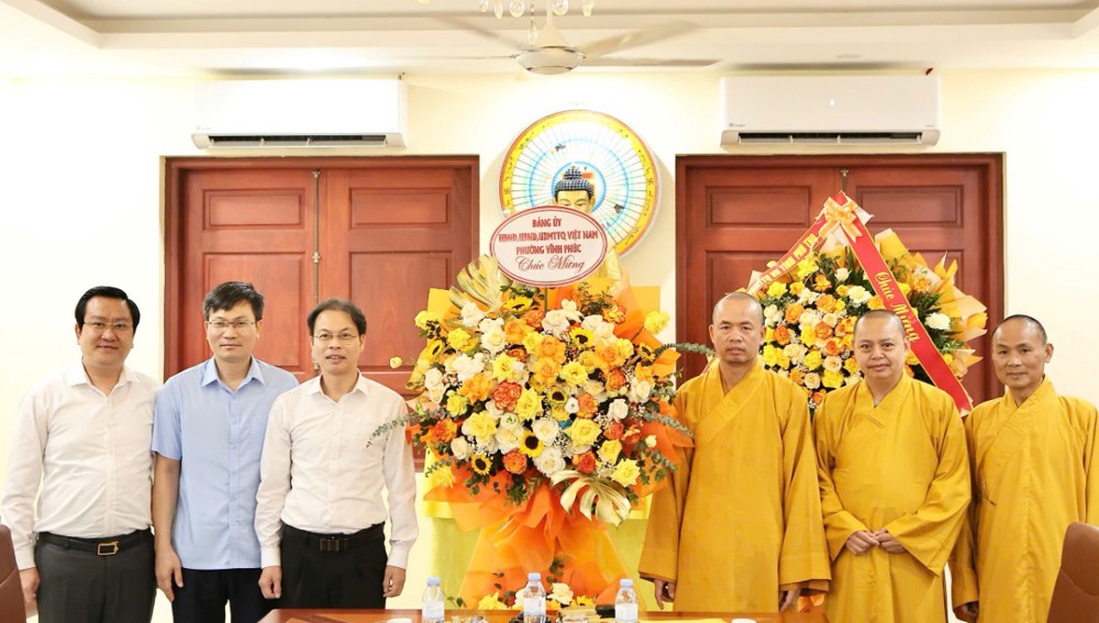 Phú Thọ: Lãnh đạo tỉnh thăm và chúc mừng Đại lễ Phật đản tại Văn phòng Thường trực khu vực 2