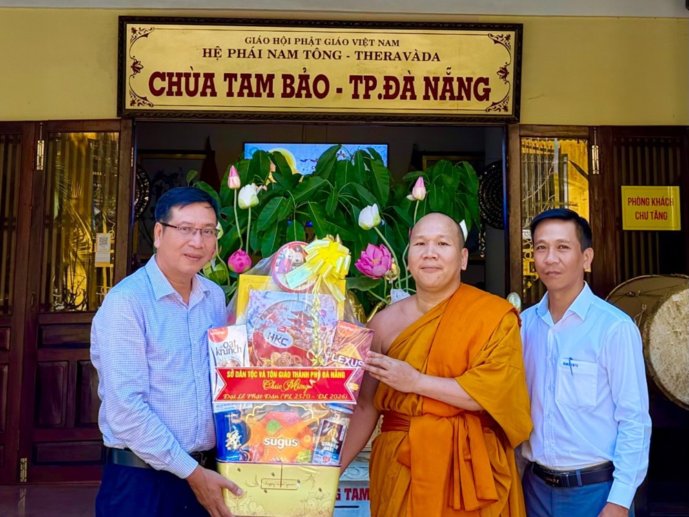 Đà Nẵng: Lãnh đạo Sở Dân tộc và Tôn giáo thành phố thăm, chúc mừng Đại lễ Phật đản Vesak 2570 tại chùa Tam Bảo