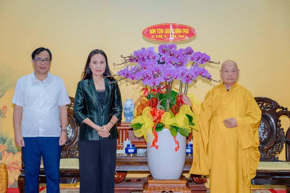 Ban Tôn giáo Chính phủ chúc mừng Phật đản Trưởng lão Hòa thượng Chủ tịch