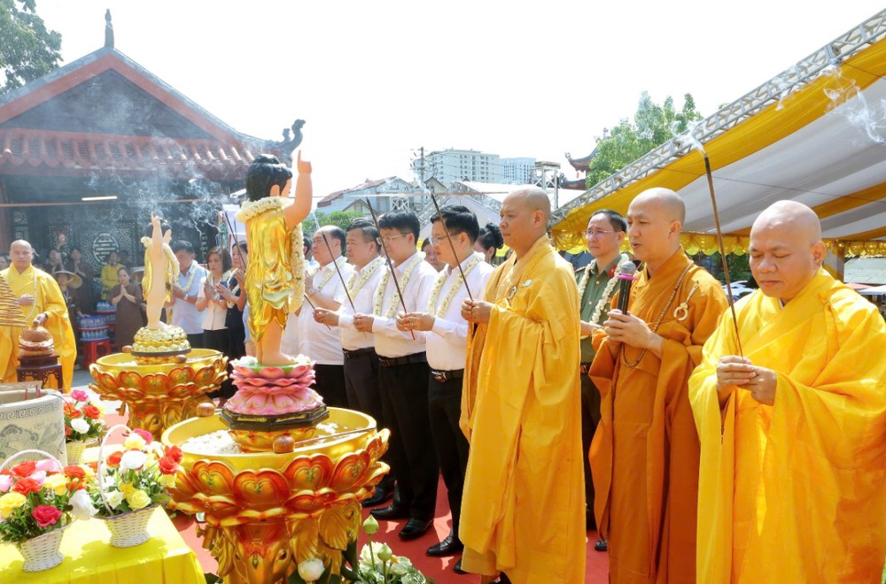 Thái Nguyên: Ban Trị sự GHPGVN tỉnh trang nghiêm cử hành Đại lễ Phật đản PL.2570