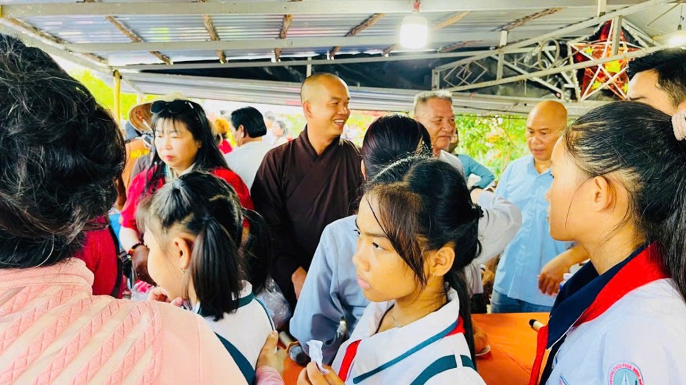 Đắk Lắk: Lan tỏa nghĩa tình từ bi nhân kỷ niệm 51 năm ngày Giải phóng miền Nam, thống nhất đất nước