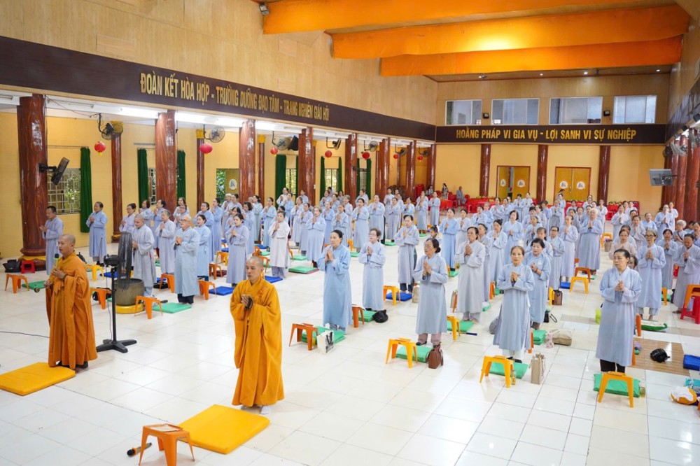 An Giang: Trang nghiêm khóa tu Bát quan trai định kỳ ngày mùng 1 âm lịch tại chùa Phật Quang, phường Rạch Giá