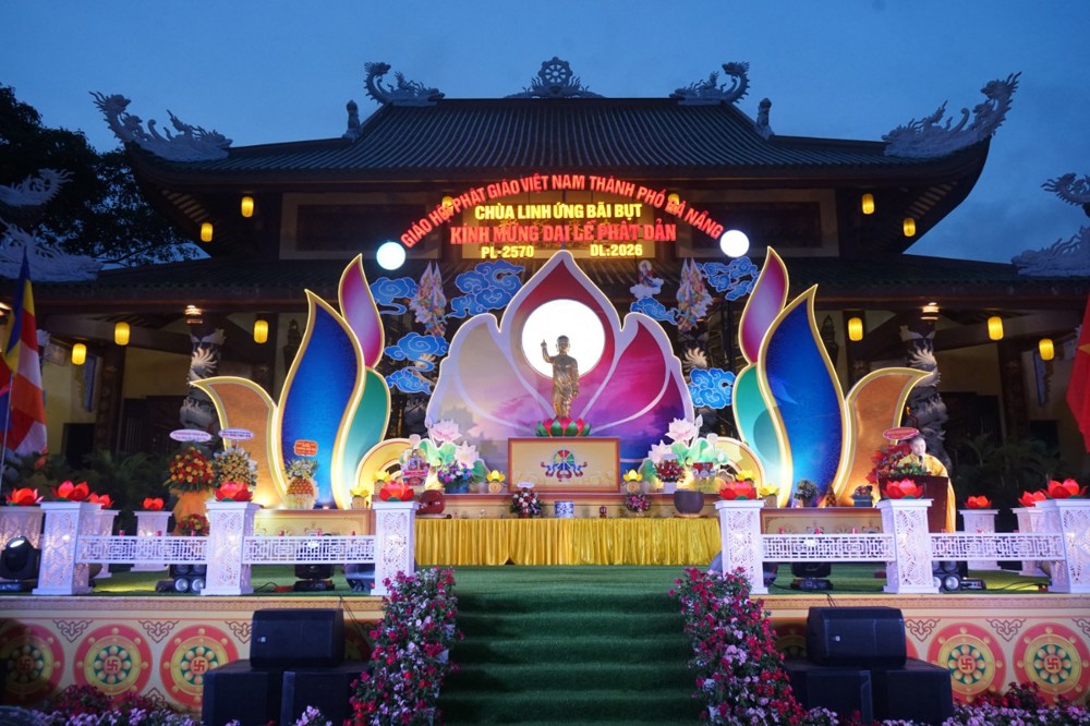 Đà Nẵng: Trang nghiêm Đại lễ Phật đản liên phường thuộc quận Sơn Trà (cũ) tại chùa Linh Ứng Bãi Bụt