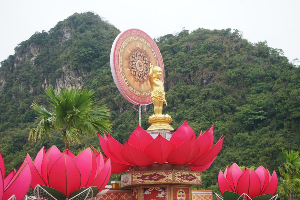 Đà Nẵng: Phường Ngũ Hành Sơn rực rỡ sắc cờ hoa, sẵn sàng cho Tuần lễ Đại lễ Phật đản PL.2570
