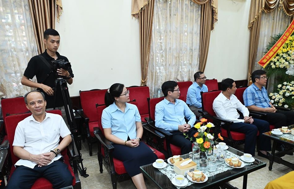 Lào Cai: Đoàn công tác Tỉnh ủy, HĐND, UBND, Ủy ban MTTQ Việt Nam tỉnh thăm và chúc mừng Trung ương GHPGVN nhân mùa Phật đản PL.2570插图8