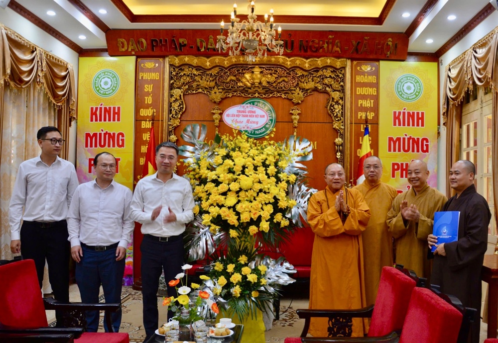Hội Liên hiệp Thanh niên Việt Nam gặp mặt chúc mừng chư Tôn đức GHPGVN nhân mùa Phật đản PL.2570