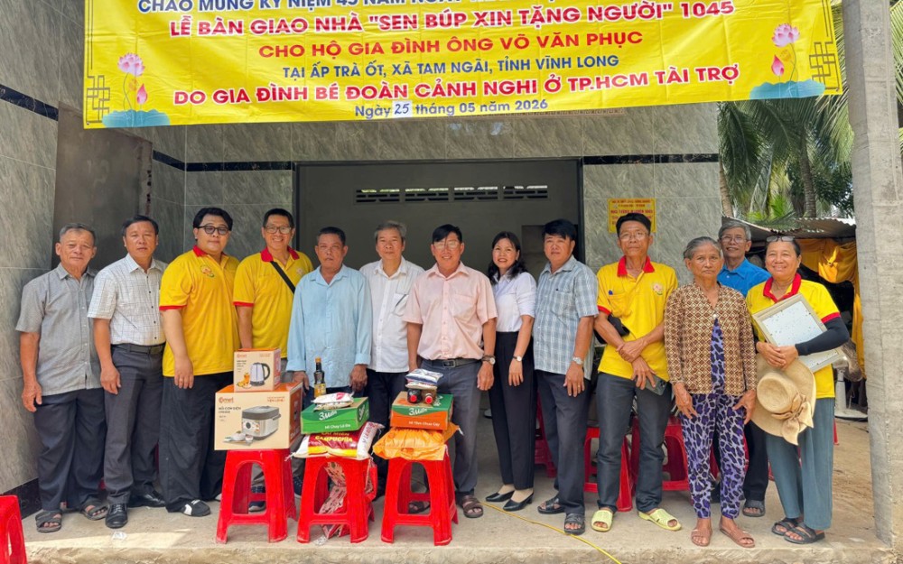 Vĩnh Long: Hội Từ thiện chùa Tường Nguyên bàn giao 03 căn nhà “Sen Búp Xin Tặng Người” trao yêu thương đến bà con khó khăn