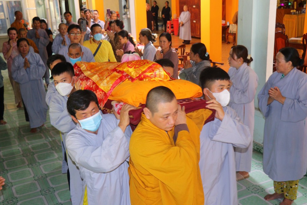 Vĩnh Long: Lễ nhập kim quan Hòa thượng Thích Minh Hải – Viện chủ chùa Phú Bửu
