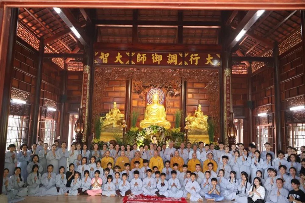 Cần Thơ: Chùa Tây Lâm Phước tổ chức lễ tắm Phật kính mừng Phật đản PL.2570