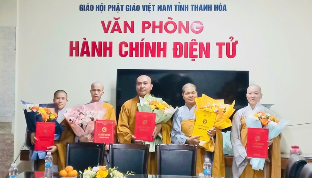 Thanh Hóa: Ban Trị sự Phật giáo tỉnh trao Quyết định bổ nhiệm Trụ trì, Phó trụ trì cho 8 cơ sở tự viện