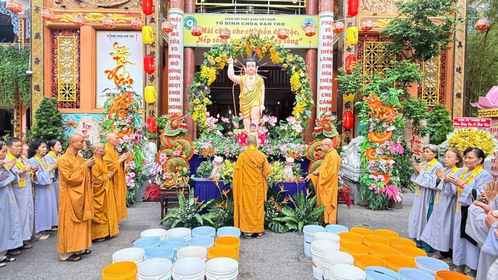 TP.HCM: Tổ đình Vạn Thọ trang nghiêm tổ chức các hoạt động kính mừng Đại lễ Phật đản PL.2570
