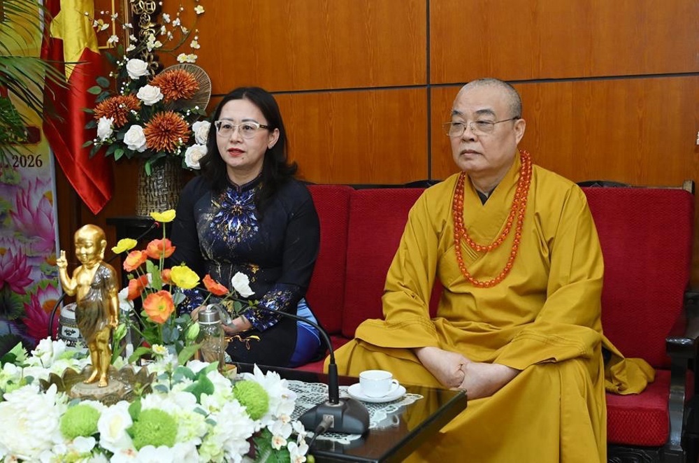 Lào Cai: Đoàn công tác Tỉnh ủy, HĐND, UBND, Ủy ban MTTQ Việt Nam tỉnh thăm và chúc mừng Trung ương GHPGVN nhân mùa Phật đản PL.2570插图2
