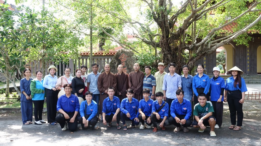 Đồng Tháp: Chùa Hội Phước chung tay đồng hành trong “Ngày hội xanh” vì cộng đồng