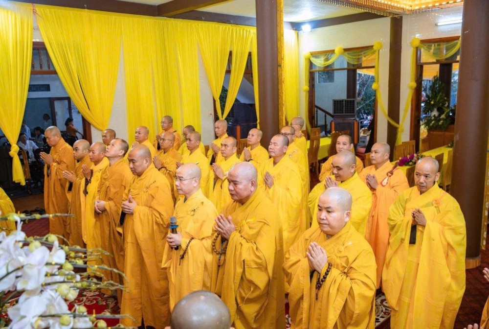 Văn phòng 2 Trung ương GHPGVN và Thường trực Ban Trị sự Phật giáo thành phố Đà Nẵng thăm các trường hạ an cư tập trung