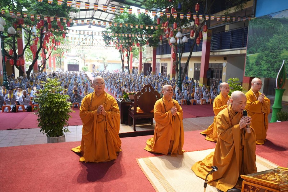 Ngày tu an lạc tháng 5 năm Bính Ngọ tại chùa Bằng
