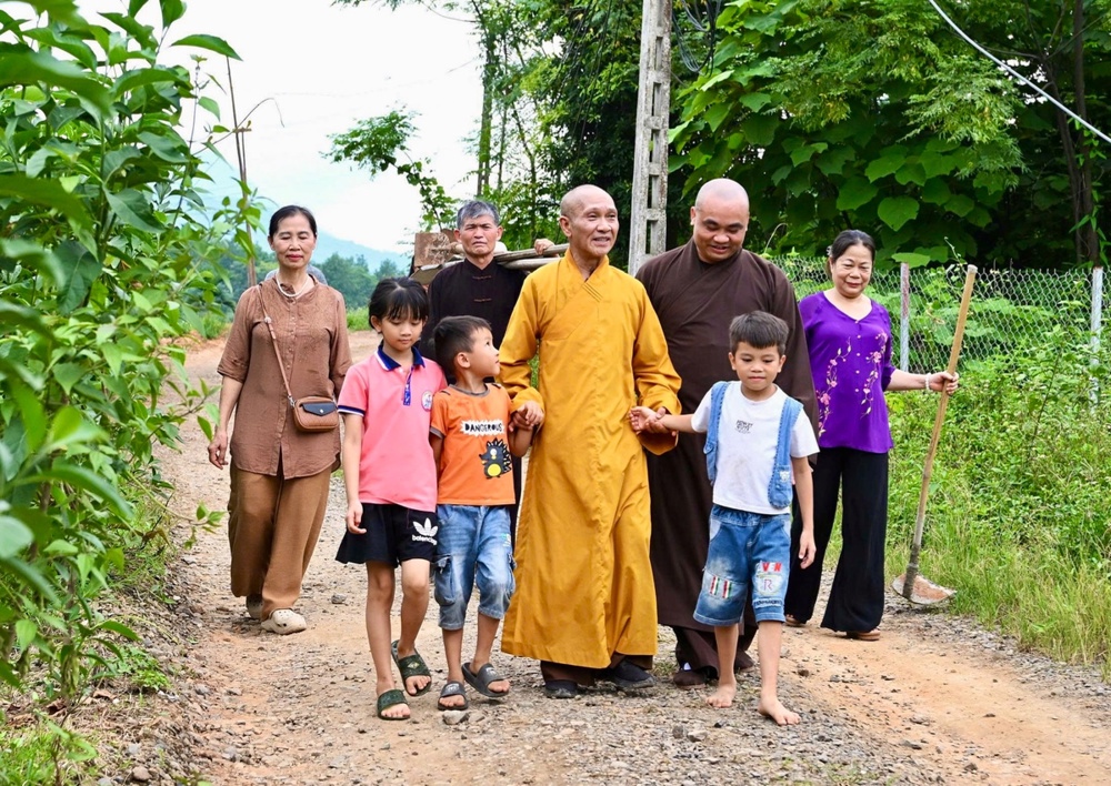 Lào Cai: Hoà Thượng Thích Thanh Điện thăm lại “Tuyến đường Bồ Đề”- Minh chứng cho tinh thần đại đoàn kết tại vùng sâu vùng xa