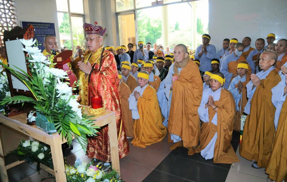 Lâm Đồng: Trang nghiêm lễ cung tống kim quan Ni trưởng Thích Nữ Minh Đức trà tỳ