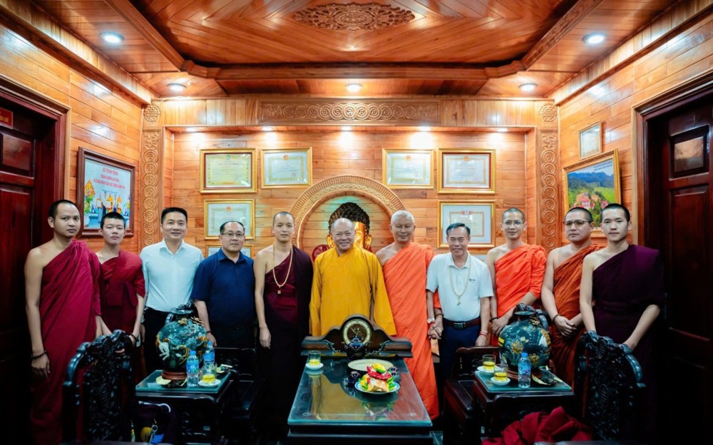 Thanh Hóa: Đoàn Lãnh đạo, chư Tăng các tỉnh nước CHDCND Lào đến thăm và giao lưu tại chùa Khải Nam