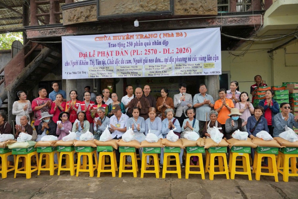 TP.HCM: Chùa Huyền Trang trang nghiêm tổ chức Đại lễ Phật đản PL.2570 và trao 250 phần quà đến người khiếm thị, người khó khăn