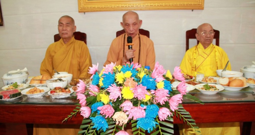 TP.HCM: Hành giả cụm Xuyên Mộc lắng nghe giáo giới nhân mùa An cư kiết hạ PL.2570