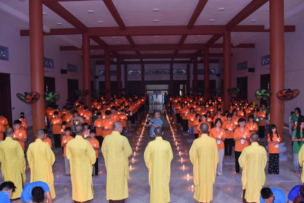 TP. Đồng Nai: Lung linh đêm Thắp nến tri ân tại Khóa tu Mùa hè 2026 chùa Đăng Pháp với chủ đề “Về Dưới Mái Chùa”