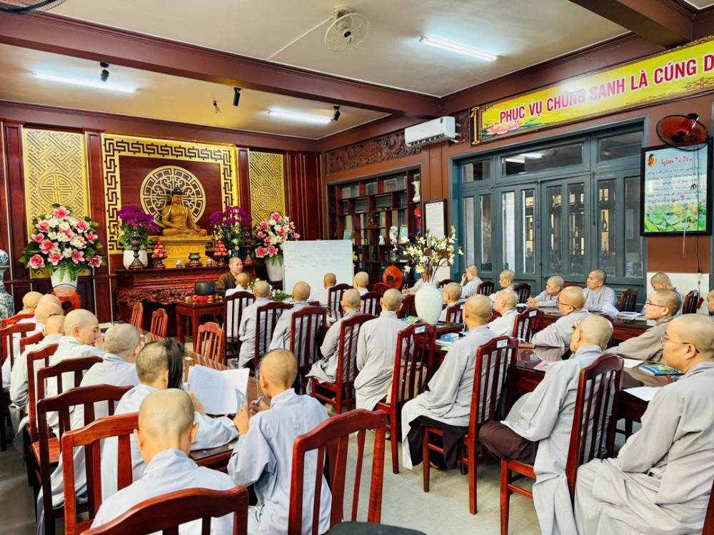 TP.HCM: Thượng tọa, Tiến sĩ Thích Viên Minh thuyết giảng đề tài “Tu và Mục Đích” tại trường hạ chùa Từ Giác