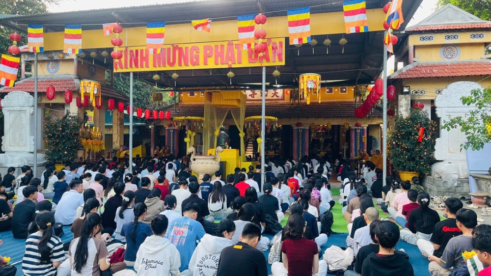 Quảng Ngãi: Chư Tăng hành giả An cư Tổ đình Thiên Ấn tổ chức lễ cầu nguyện, tiếp sức tinh thần mùa thi cho các sĩ tử