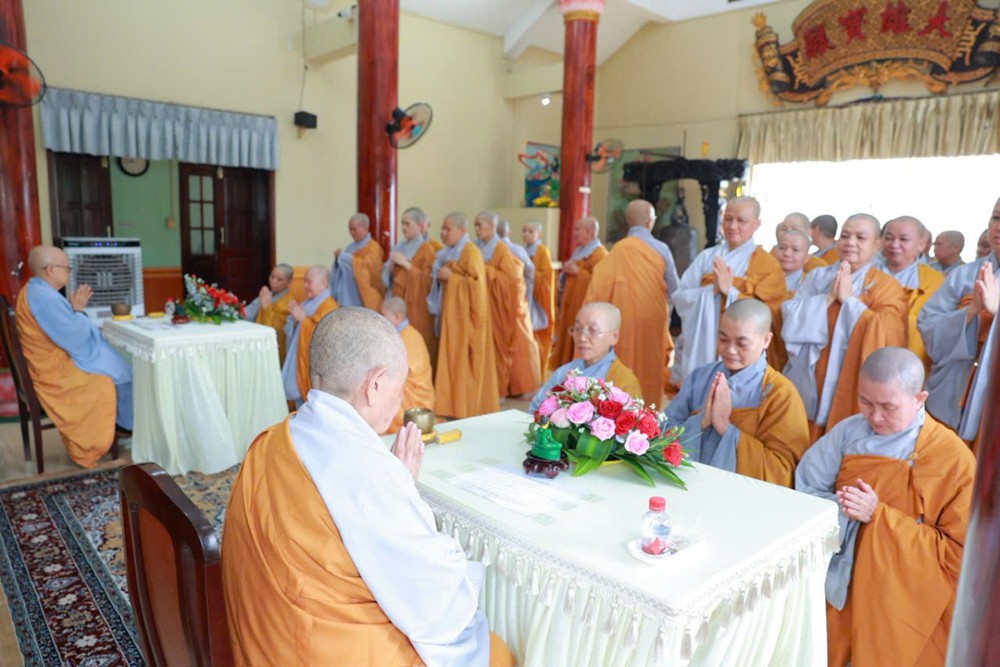 TP.HCM: Trường hạ Ni viện Phước Long trang nghiêm tác pháp An cư kiết hạ PL.2570