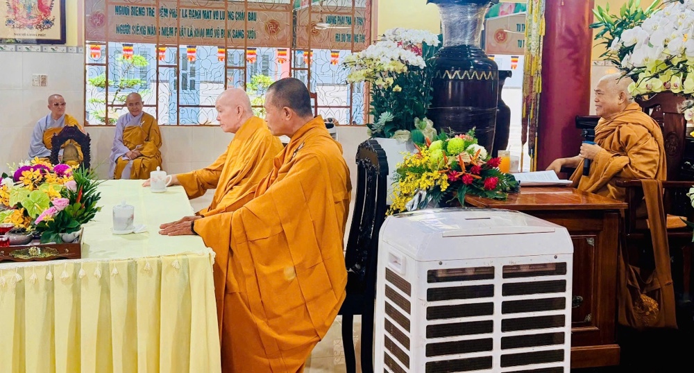 Đồng Nai: Hòa thượng Thích Giác Toàn sách tấn hành giả an cư tại chùa Long Phước Thọ