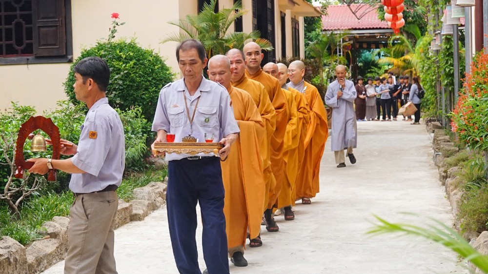 Quảng Ngãi: Trang nghiêm lễ cúng dường quá đường mùa An cư kiết hạ PL.2570 – DL.2026 tại chùa Tháp Kỳ Quang