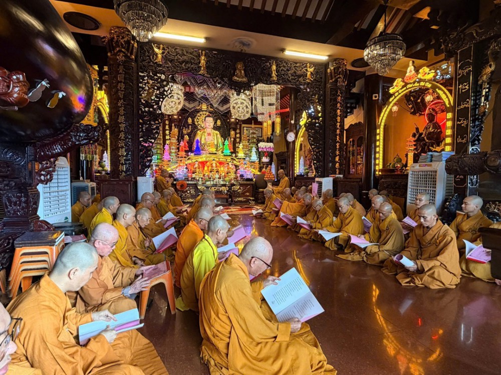 TP.HCM: Trường hạ chùa Đại Giác trang nghiêm cử hành lễ Bố-tát kỳ thứ hai mùa An cư kiết hạ PL.2570