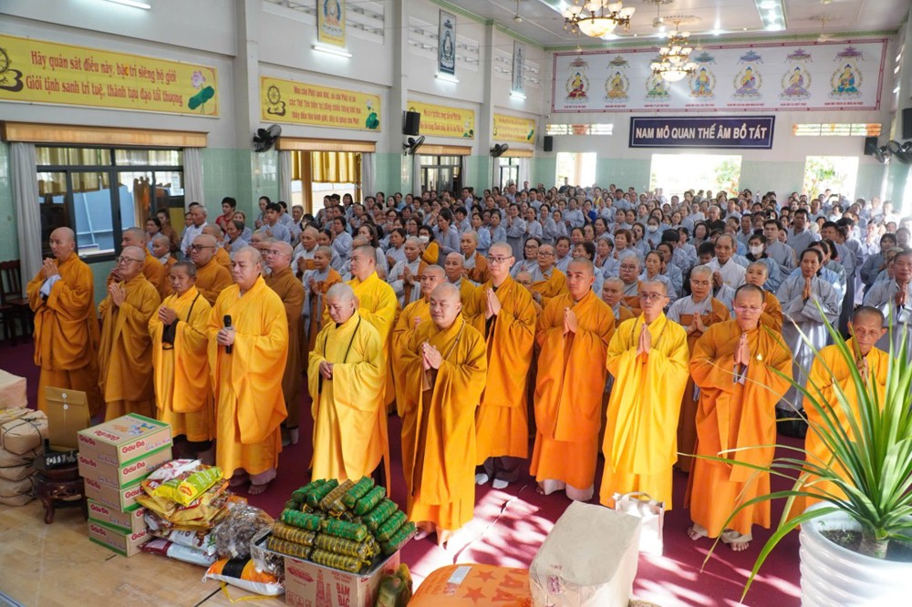 Đồng Tháp: Phật giáo khu vực VII hoàn thành viên mãn chuyến đi cúng dường các trường hạ trong tỉnh