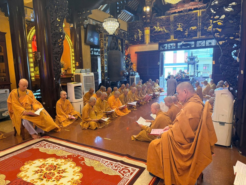 TP.HCM: Trường hạ chùa Đại Giác trang nghiêm cử hành nghi thức Bố-tát kỳ đầu tiên trong mùa An cư kiết hạ PL.2570