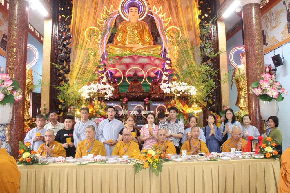 TP.HCM: Trường hạ Tổ đình chùa Vạn Thọ trang nghiêm tổ chức lễ cúng dường sớt bát mùa An cư kiết hạ PL.2570