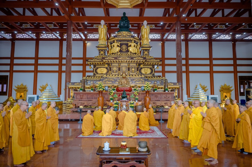 Đồng Nai: Trường hạ chùa Quốc Ân Khải Tường cử hành lễ Bố-tát, thính giới tập trung kỳ II