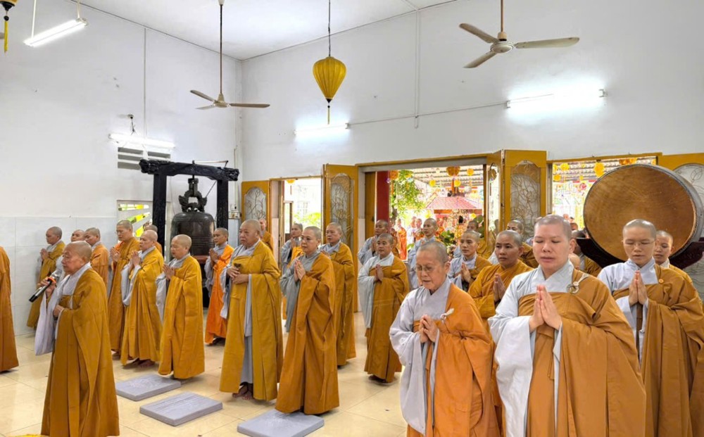 TP.HCM: Trang nghiêm khai mạc trường hạ chùa Mai Sơn, chư Ni tác pháp An cư kiết hạ PL.2570