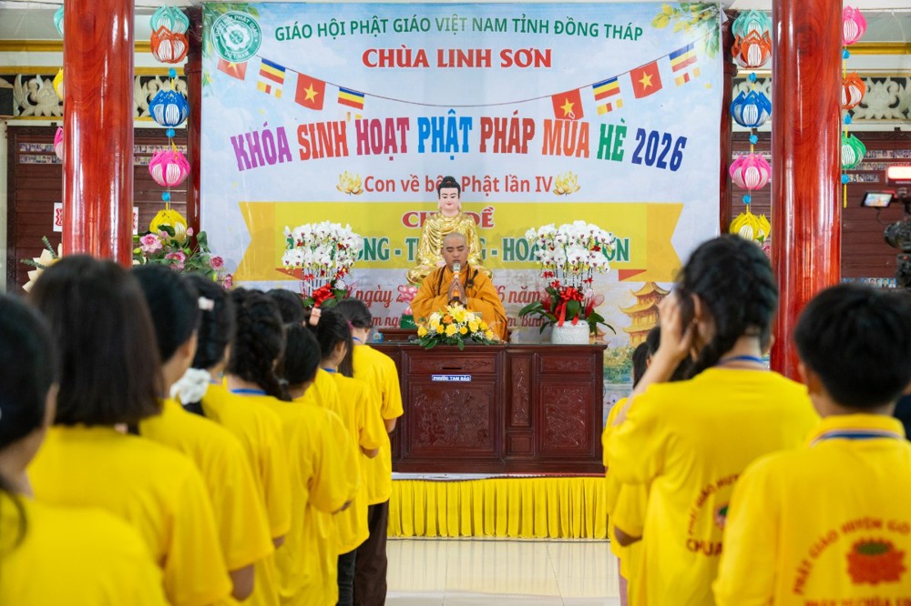 Đồng Tháp: Lắng đọng với pháp thoại "Trở về để thương" tại Khóa sinh hoạt Phật pháp mùa hè chùa Linh Sơn