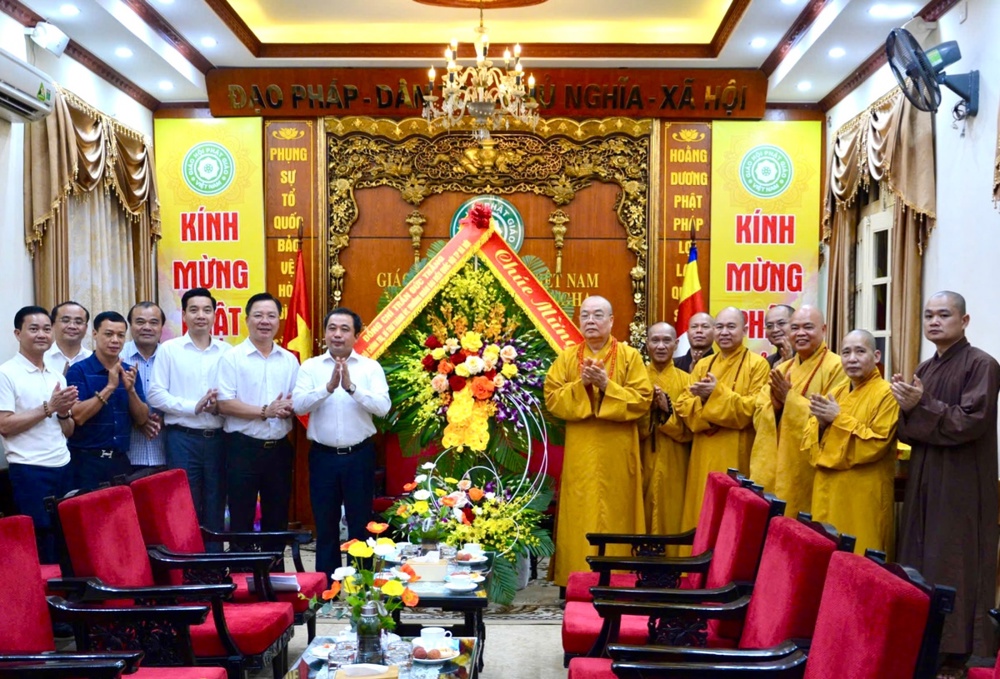 Hà Nội: Bí thư Thành uỷ Chúc mừng TƯ GHPGVN nhân dịp Phật đản PL.2570-DL.2026