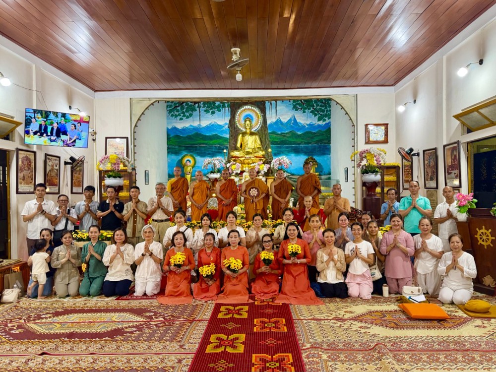 Đà Nẵng: Chùa Tam Bảo Trang Nghiêm Đón Mừng Ngài Thiền Sư Ấn Độ Vinaya Rakkhita Mahathero Ghé Thăm Và Chúc Phúc Đạo Tràng