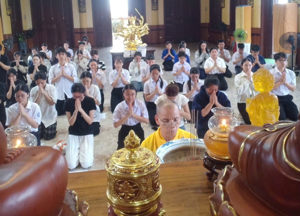 Đà Nẵng: Chùa Hòa An tổ chức lễ cầu nguyện cho học sinh trước kỳ thi tốt nghiệp THPT năm 2026