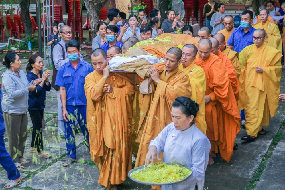 Lâm Đồng: Trang nghiêm lễ nhập kim quan, tiễn biệt Đại đức Thích Giác Tầm