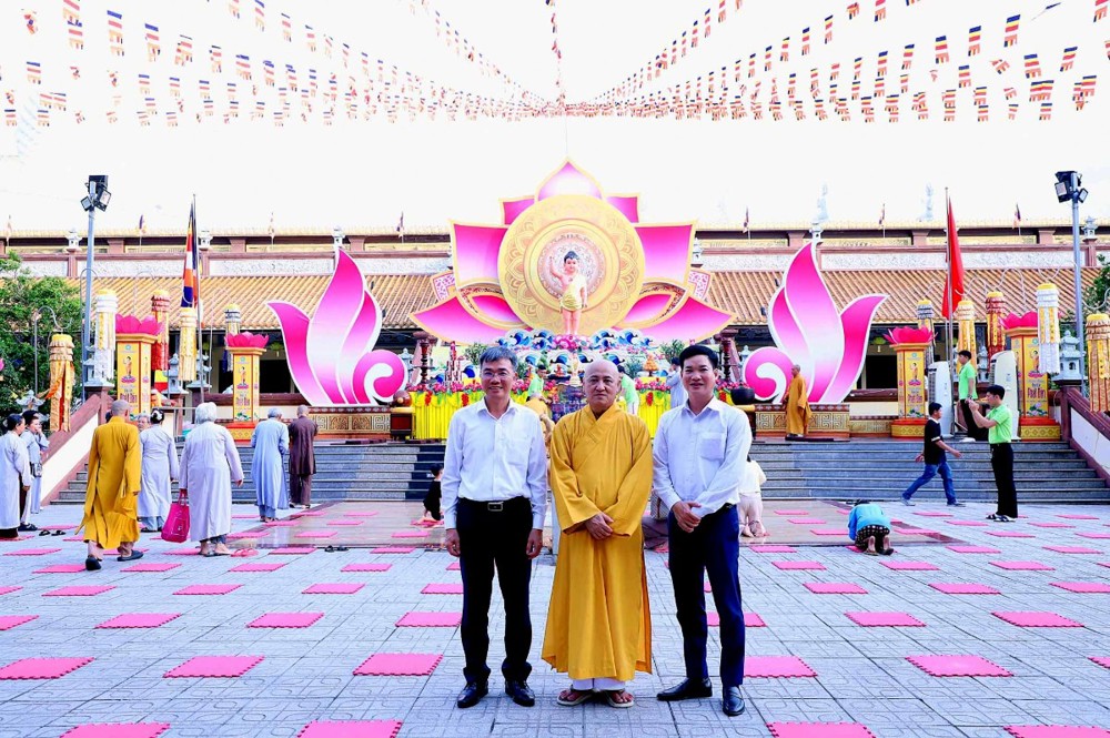 TP.HCM: Tiếp đoàn lãnh đạo các cơ quan, đoàn thể đến thăm, chúc mừng Phật đản 