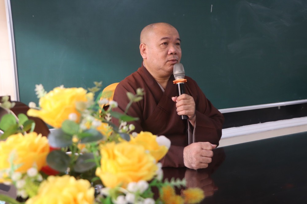 Vĩnh Long: Thượng tọa Thích Trí Thọ thăm hỏi, sách tấn chư hành giả Trường hạ Ni chùa Bạch Vân