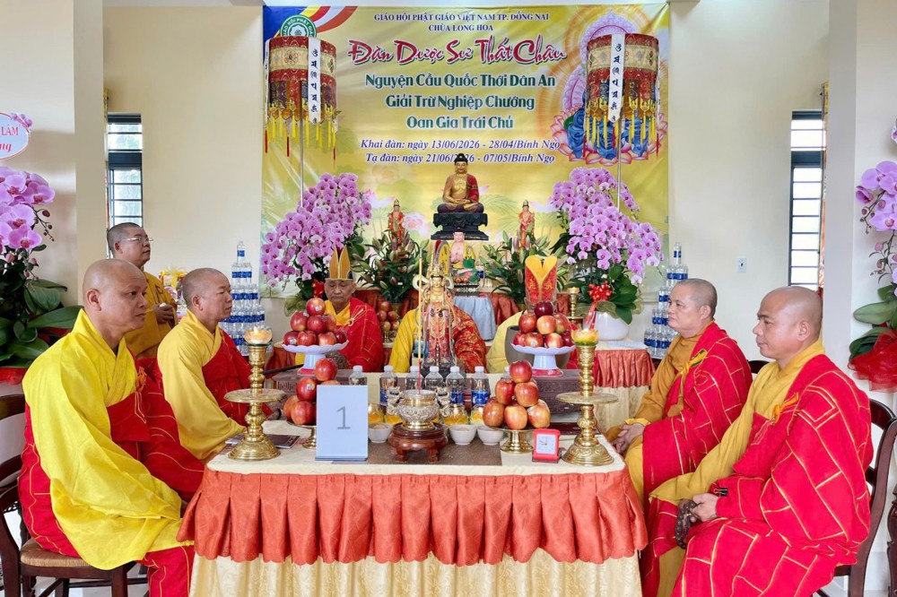 TP. Đồng Nai: Chùa Long Hoa trang nghiêm cử hành Lễ tạ đàn Dược Sư cầu Quốc thái dân an 